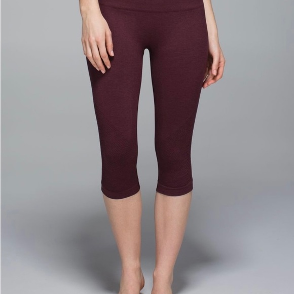 Lululemon In The Flow Crop I
Heathered Bordeaux Drama - Picture 8 of 8